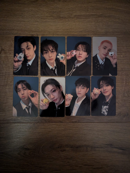Stray Kids - Tamagotchi PC Set.