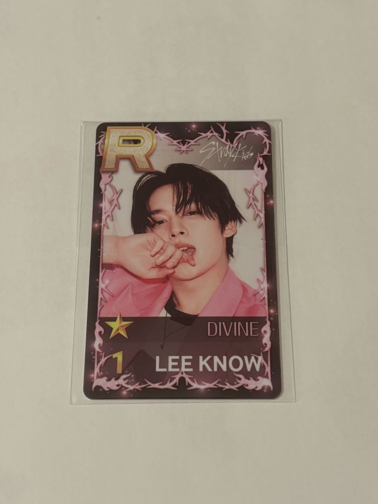 STRAY KIDS - SSJYP DIVINE (LEE KNOW)