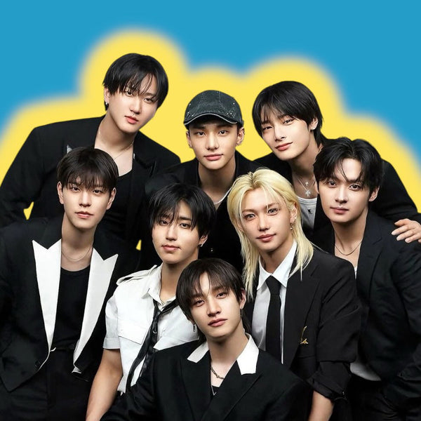 STRAY KIDS.
