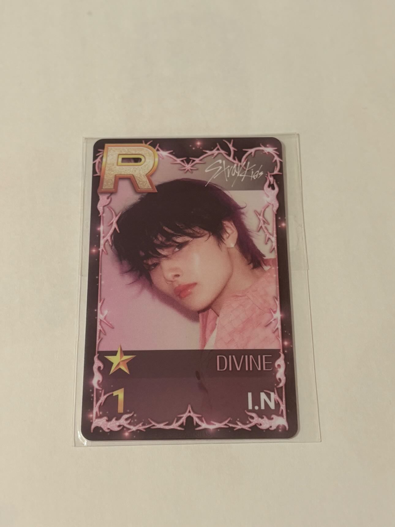 STRAY KIDS - SSJYP DIVINE (I.N)