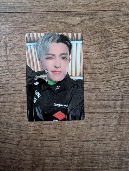 ATEEZ -  Hongjoong The World Ep. 1 Photocard.